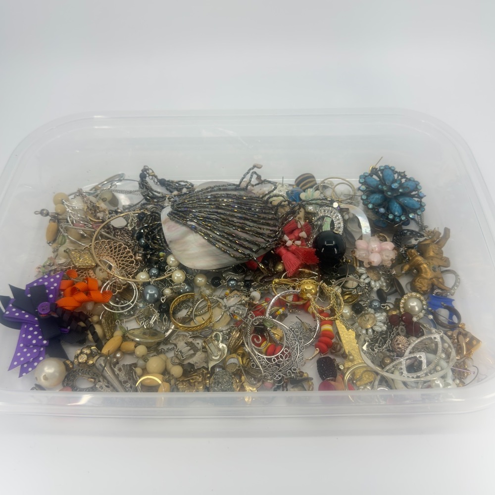 Craft Beading Jewelry Lot Mixed Costume Pieces DIY Upcycle Repair Supplies - Picture 3 of 16